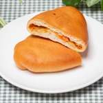 Пирожок печеный с капустой